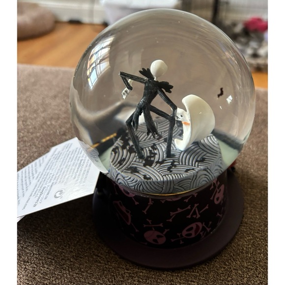 Disney The Nightmare Before Christmas Exclusive Water Globe - Picture 7 of 7